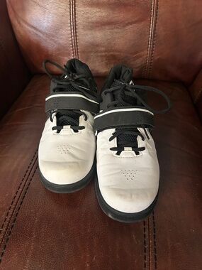 Reebok lifting shoes with Strap